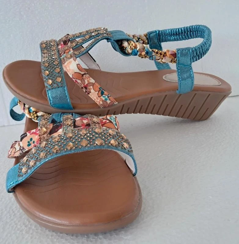 Sandalias de cuña muy elegantes - con strass - Azul cielo - Talla 42 – photo 2
